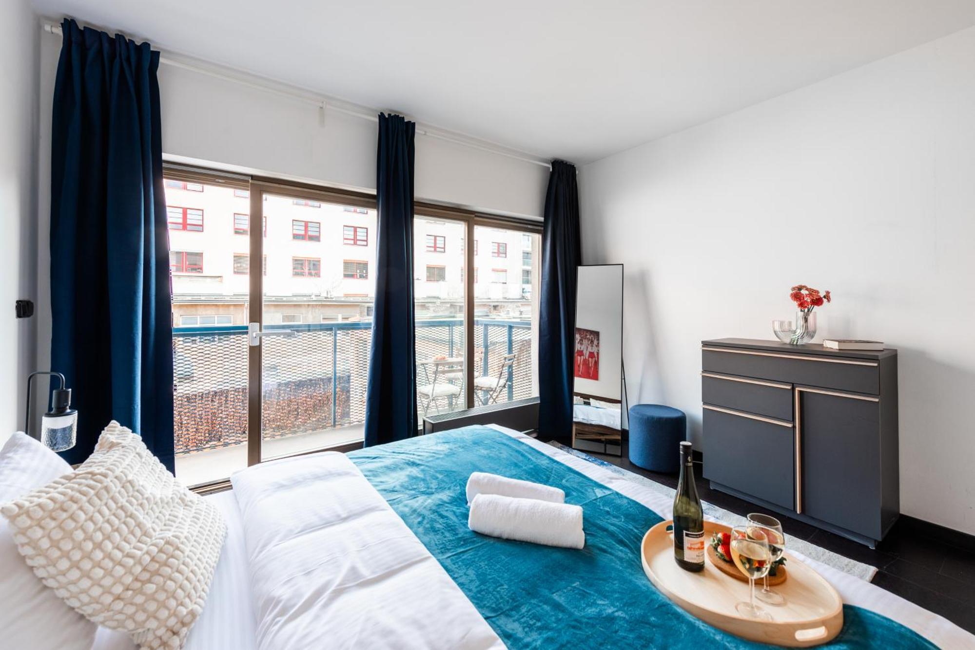 Spacious Apartments Near Karlin Square Praag Buitenkant foto