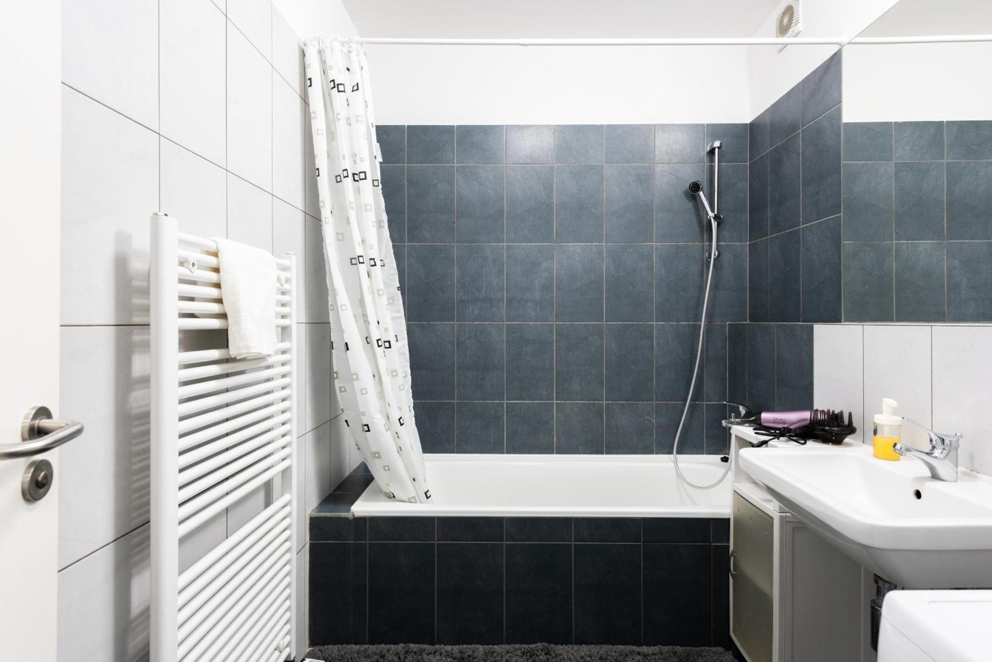 Spacious Apartments Near Karlin Square Praag Buitenkant foto