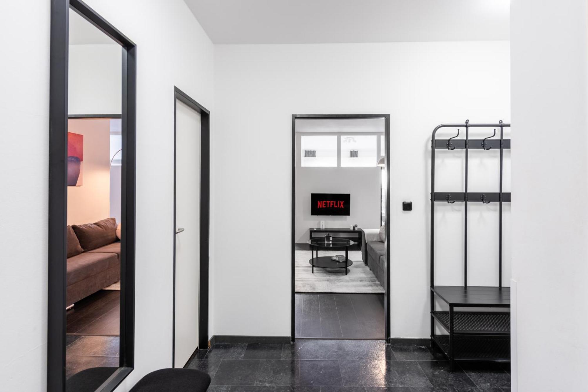 Spacious Apartments Near Karlin Square Praag Buitenkant foto