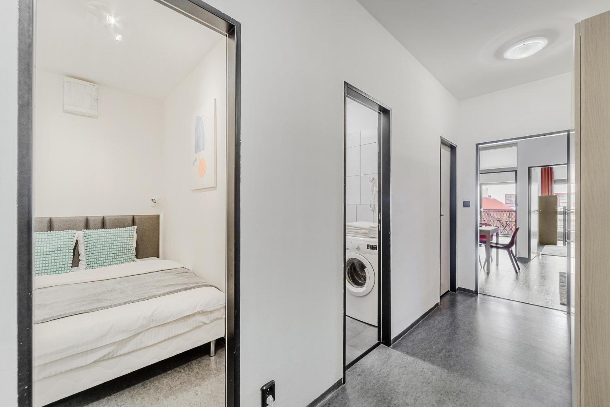 Spacious Apartments Near Karlin Square Praag Buitenkant foto