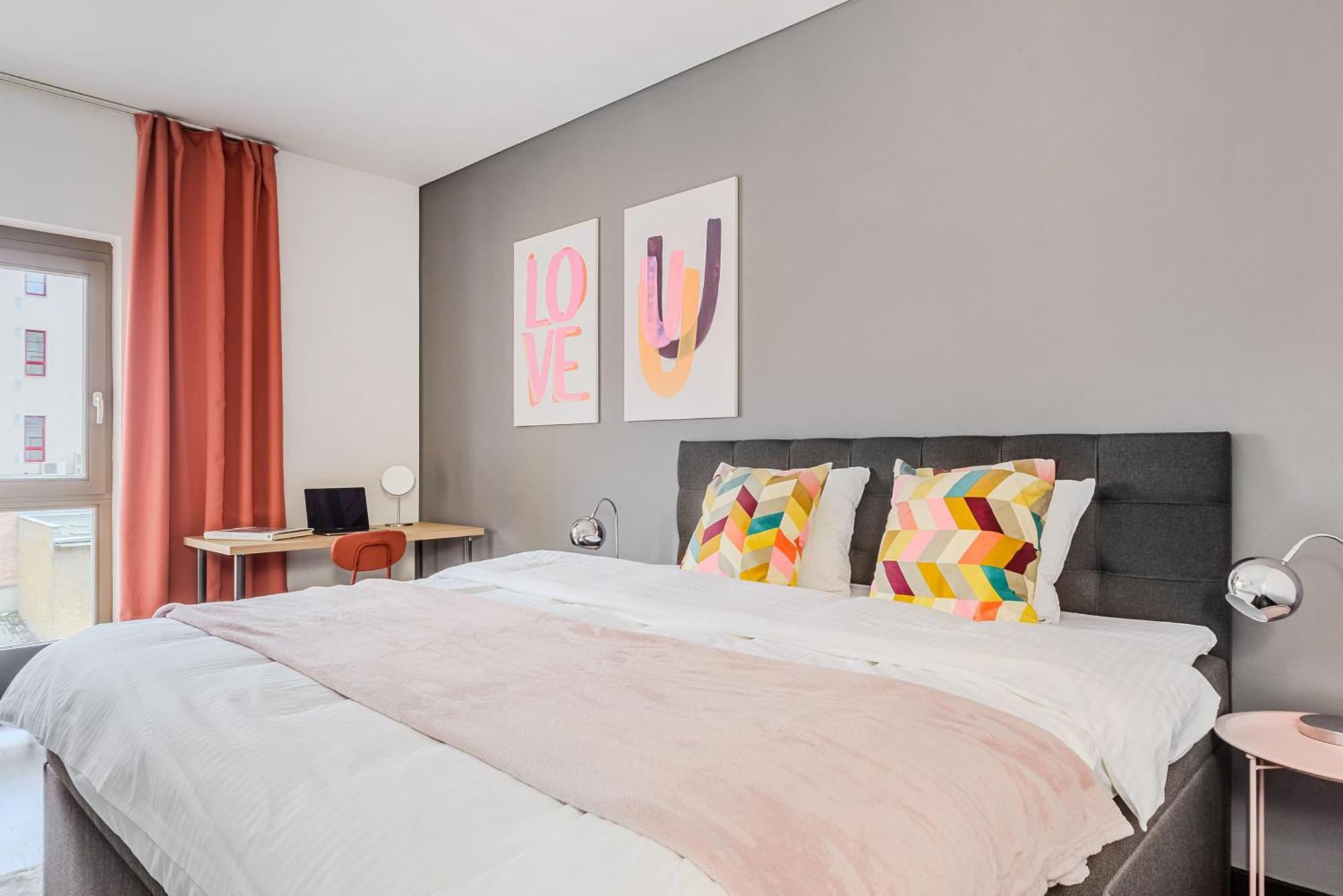 Spacious Apartments Near Karlin Square Praag Buitenkant foto