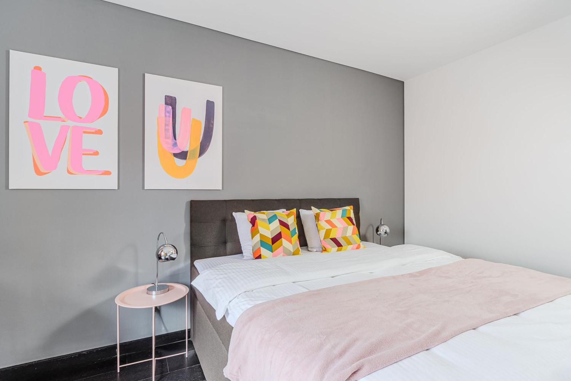 Spacious Apartments Near Karlin Square Praag Buitenkant foto