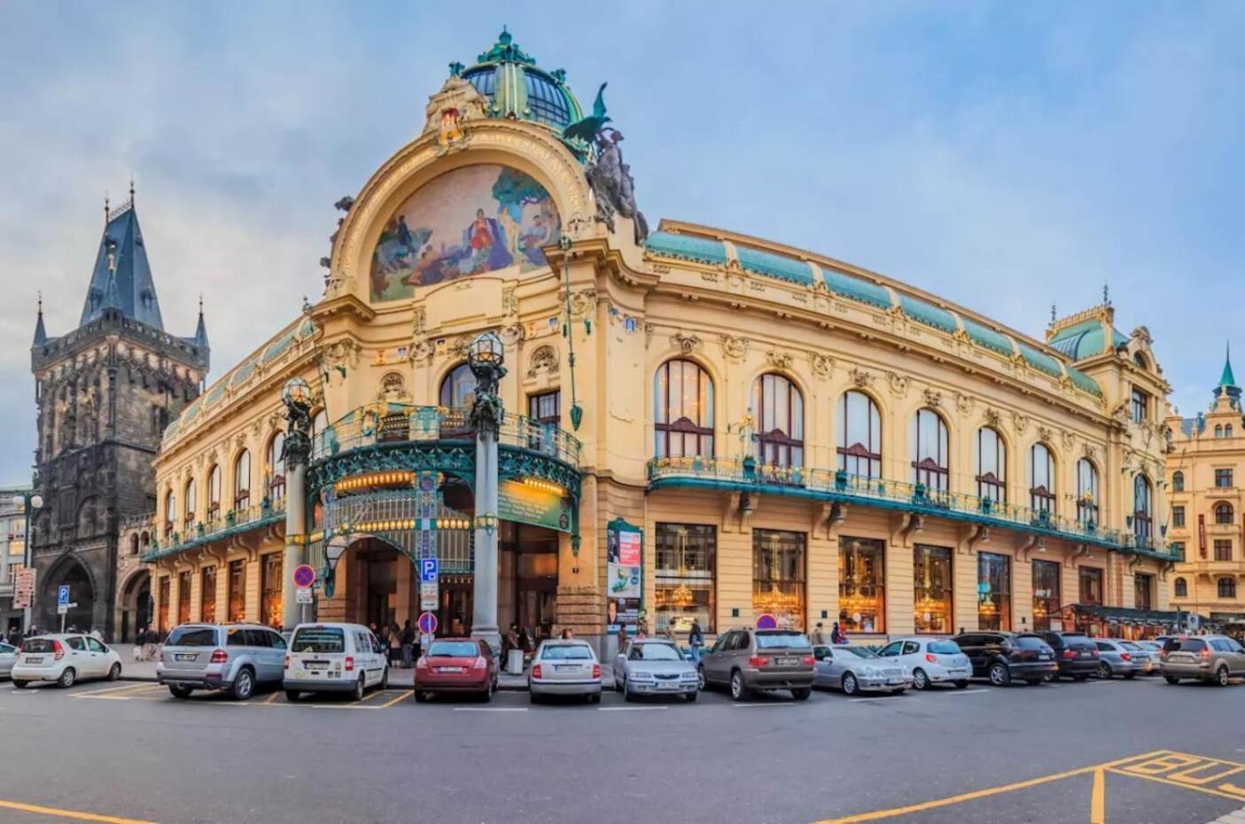 Spacious Apartments Near Karlin Square Praag Buitenkant foto