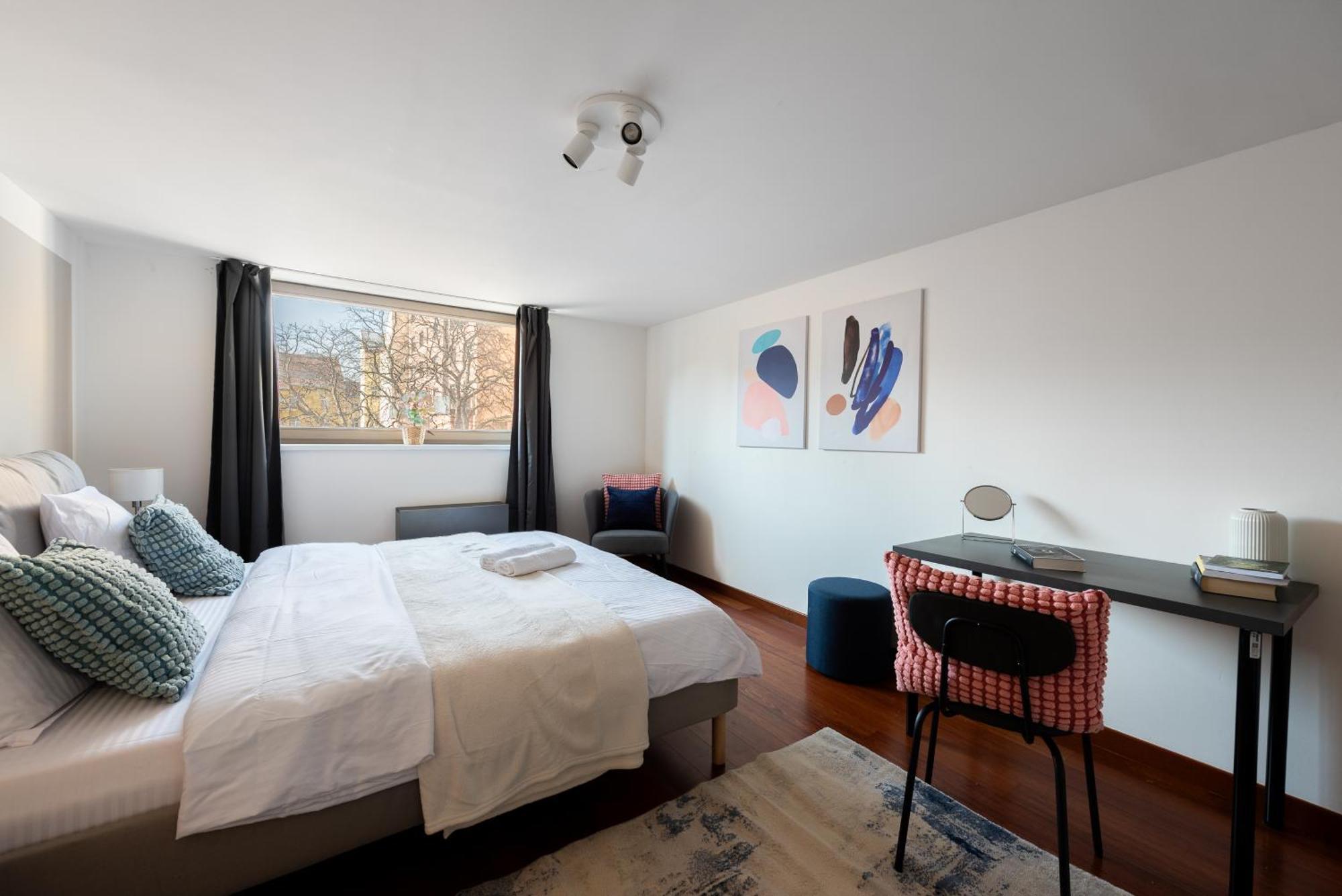 Spacious Apartments Near Karlin Square Praag Buitenkant foto