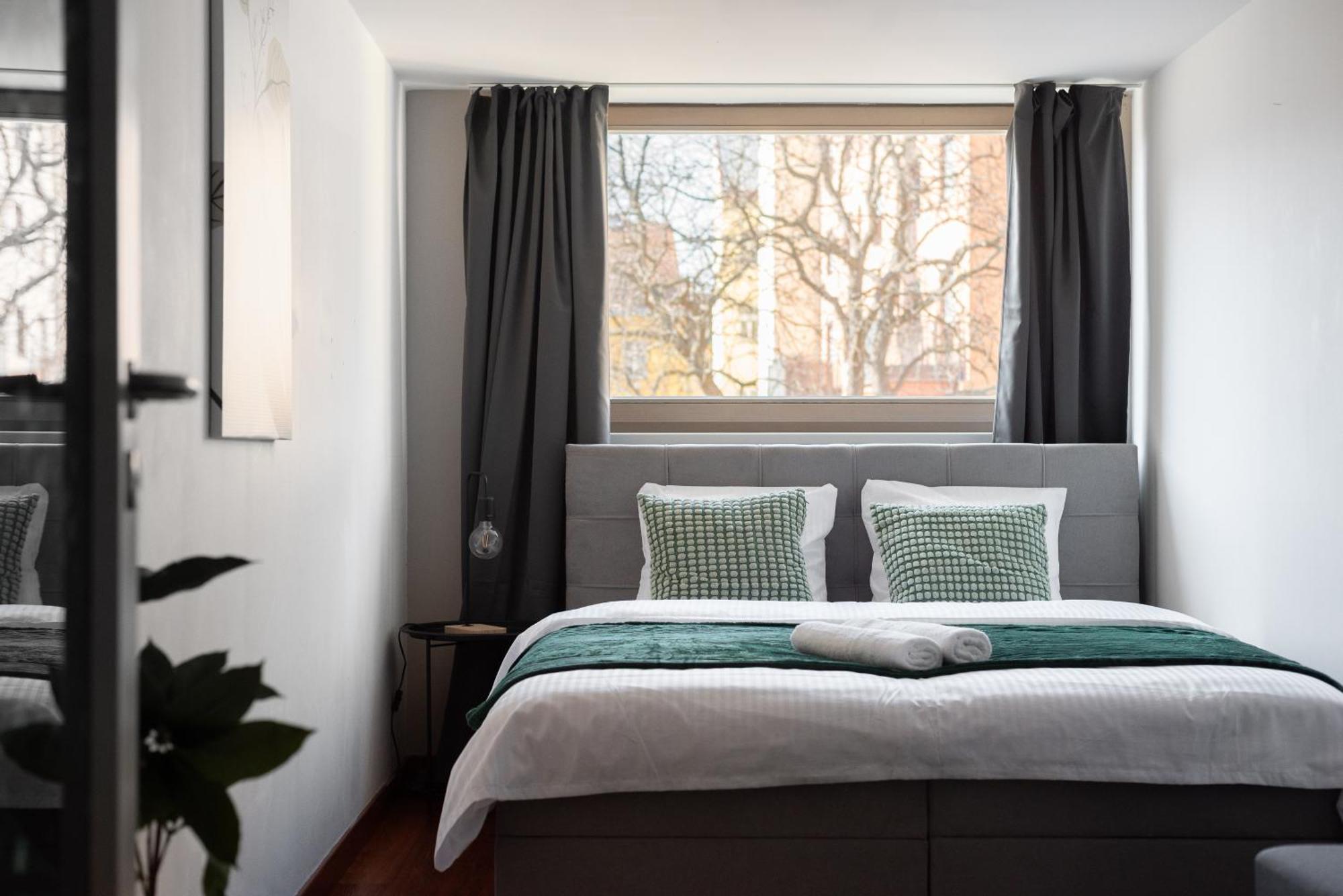 Spacious Apartments Near Karlin Square Praag Buitenkant foto
