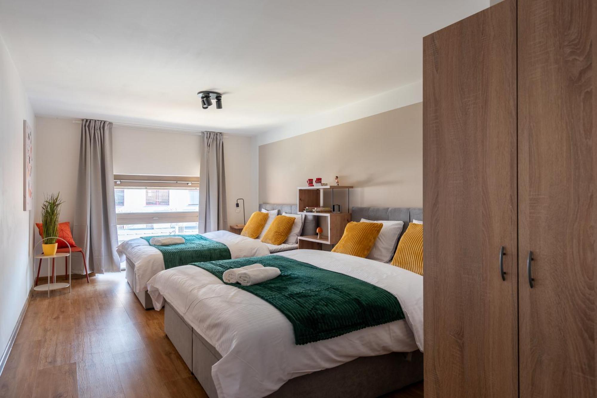 Spacious Apartments Near Karlin Square Praag Buitenkant foto