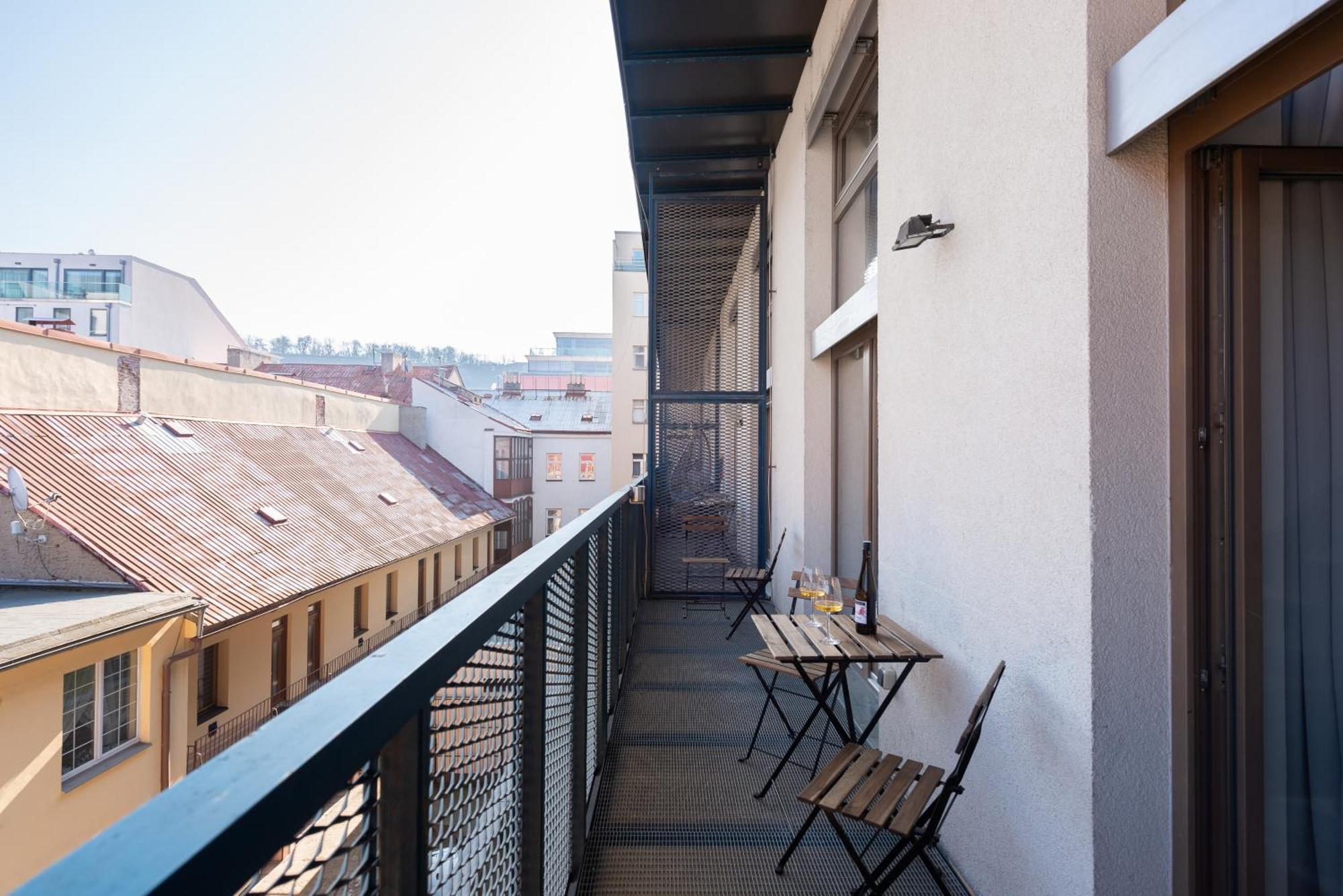 Spacious Apartments Near Karlin Square Praag Buitenkant foto