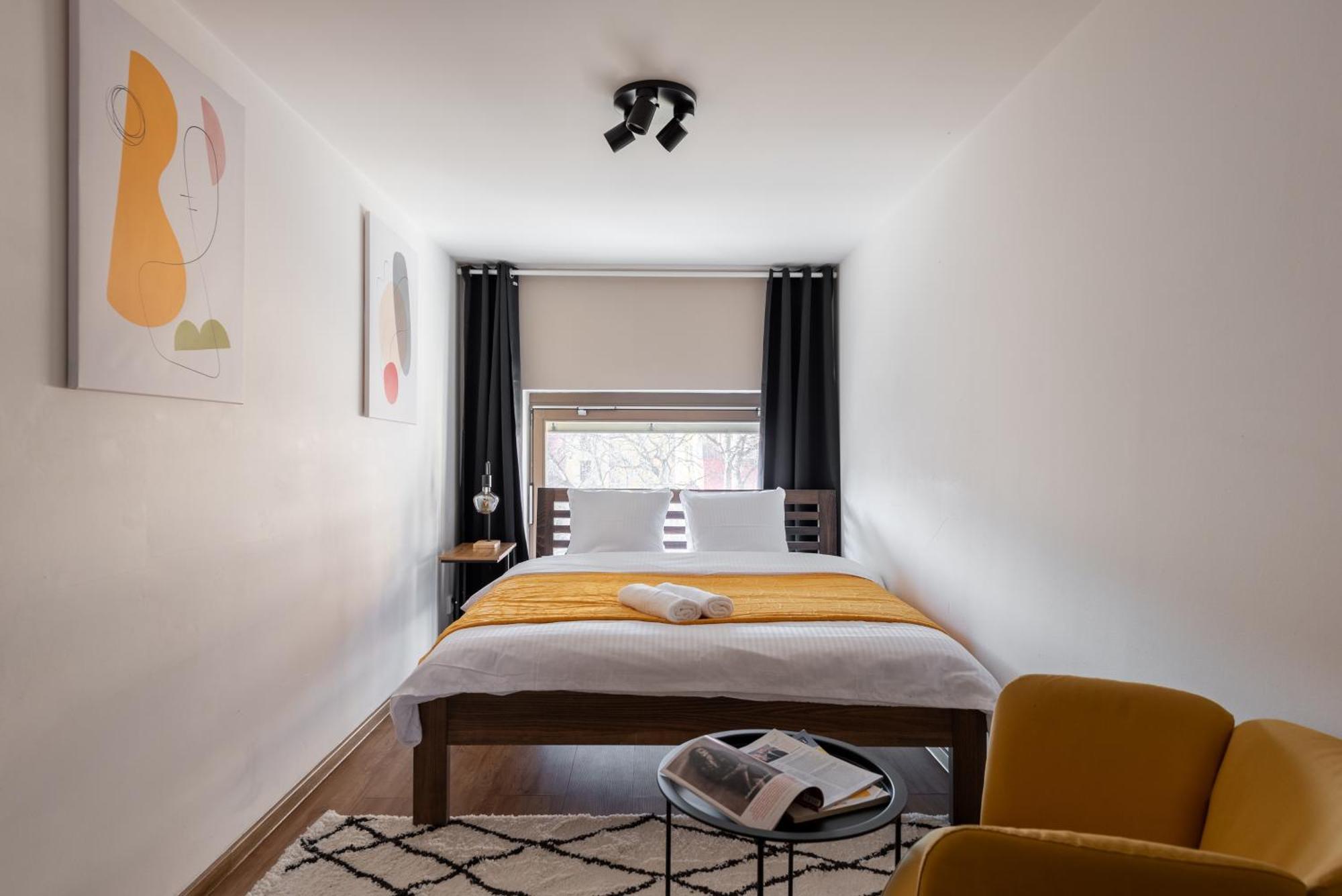 Spacious Apartments Near Karlin Square Praag Buitenkant foto